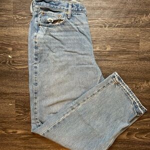 Universal Thread Light Blue Relaxed Jeans